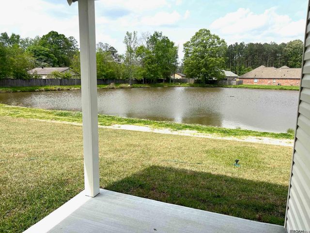 35657 Woodland Ridge Dr, Denham Springs, LA 70706