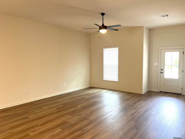 35657 Woodland Ridge Dr, Denham Springs, LA 70706