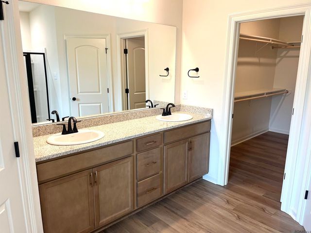 35657 Woodland Ridge Dr, Denham Springs, LA 70706
