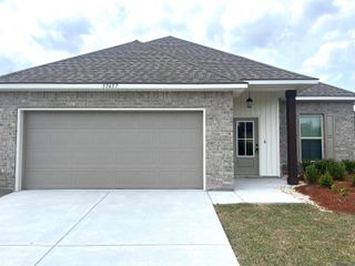 35657 Woodland Ridge Dr, Denham Springs, LA 70706