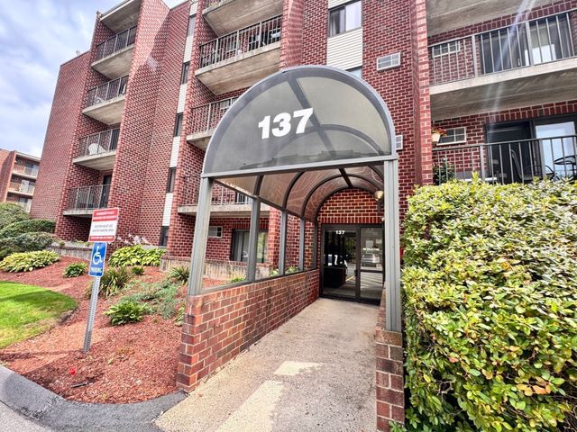 137 Franklin St 304, Stoneham, MA 02180