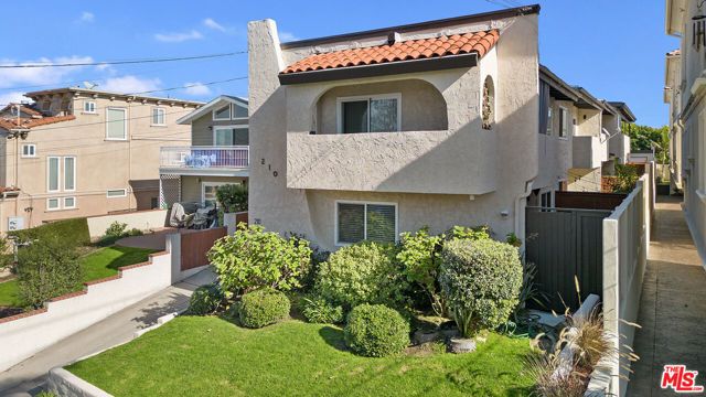 210 S Lucia Avenue 3, Redondo Beach, CA 90277