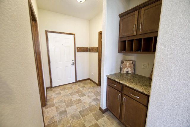 1822 Rockridge WAY, Waukesha, WI 53188