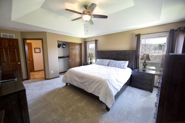 1822 Rockridge WAY, Waukesha, WI 53188