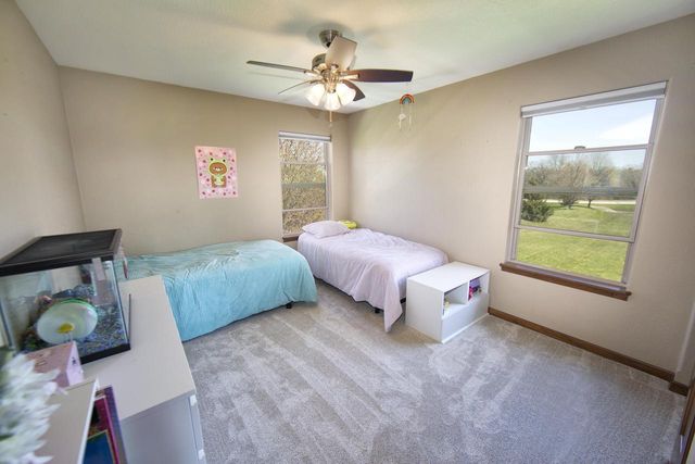 1822 Rockridge WAY, Waukesha, WI 53188