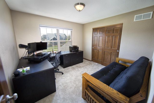1822 Rockridge WAY, Waukesha, WI 53188