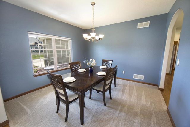 1822 Rockridge WAY, Waukesha, WI 53188