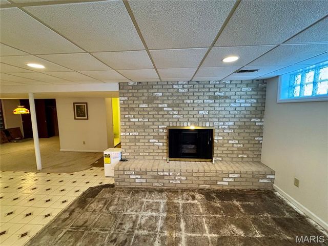 890 Meadowgrass Drive, Florissant, MO 63033