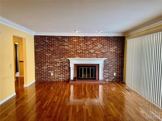 890 Meadowgrass Drive, Florissant, MO 63033