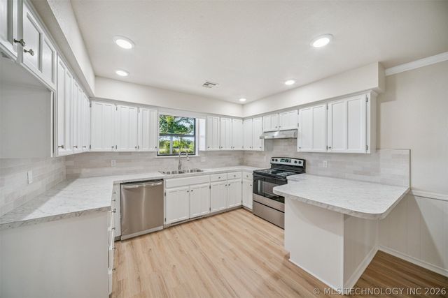 9272 E Misty Drive, Claremore, OK 74019