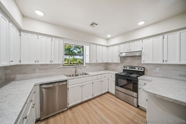 9272 E Misty Drive, Claremore, OK 74019