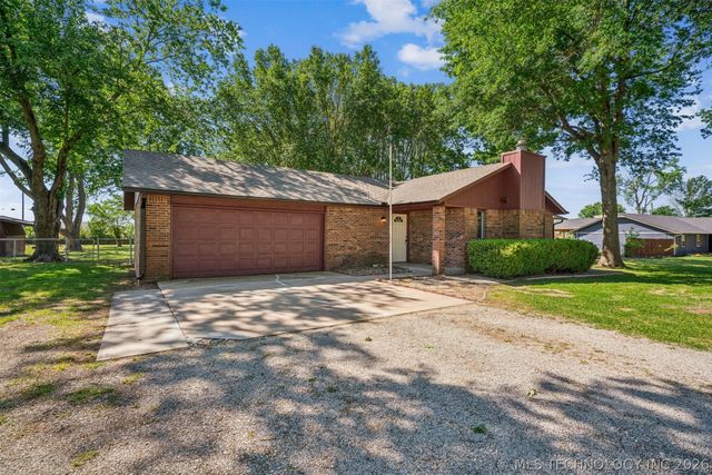 9272 E Misty Drive, Claremore, OK 74019