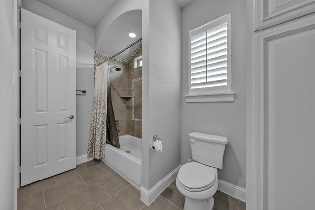 1060 Waters Edge Court, Oak Point, TX 75068