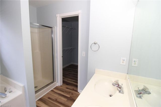3803 Abbeywood Drive, Jamestown, NC 27282