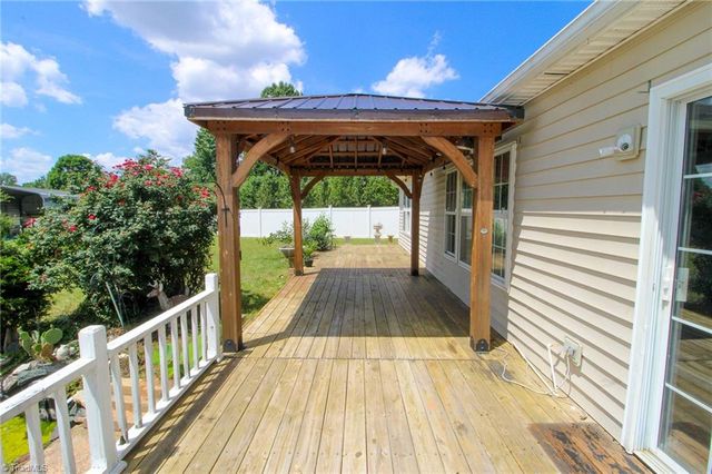 3803 Abbeywood Drive, Jamestown, NC 27282