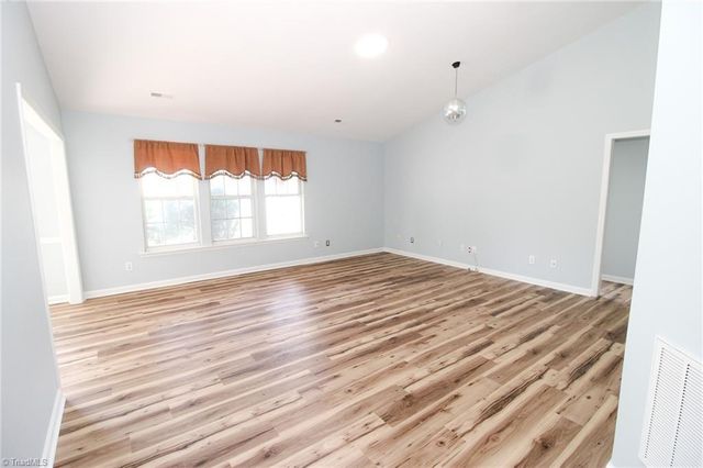 3803 Abbeywood Drive, Jamestown, NC 27282