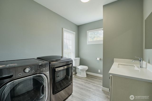 98178 5330 S Creston Street, Seattle, WA 98178