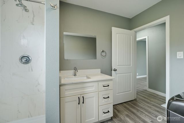 98178 5330 S Creston Street, Seattle, WA 98178