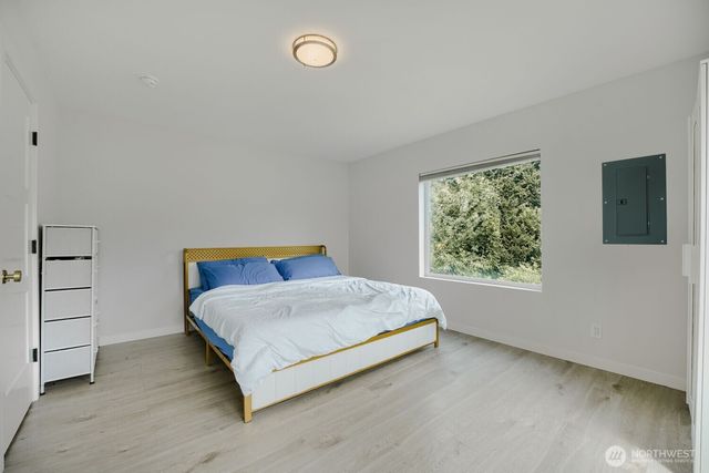 98178 5330 S Creston Street, Seattle, WA 98178