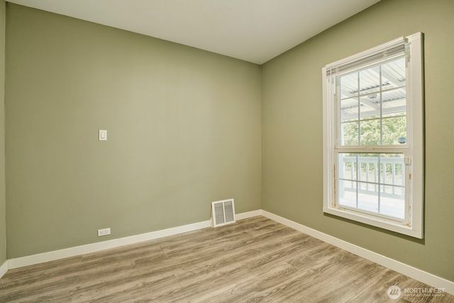 98178 5330 S Creston Street, Seattle, WA 98178