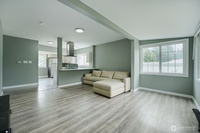 98178 5330 S Creston Street, Seattle, WA 98178