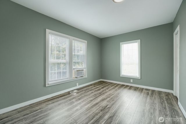 98178 5330 S Creston Street, Seattle, WA 98178