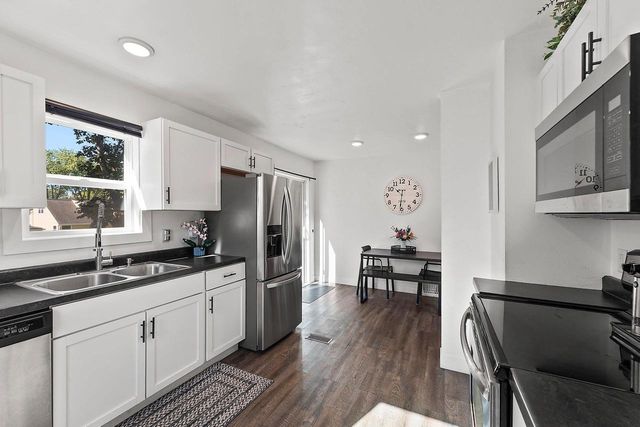 1391 9TH STREET, Green Bay, WI 54304