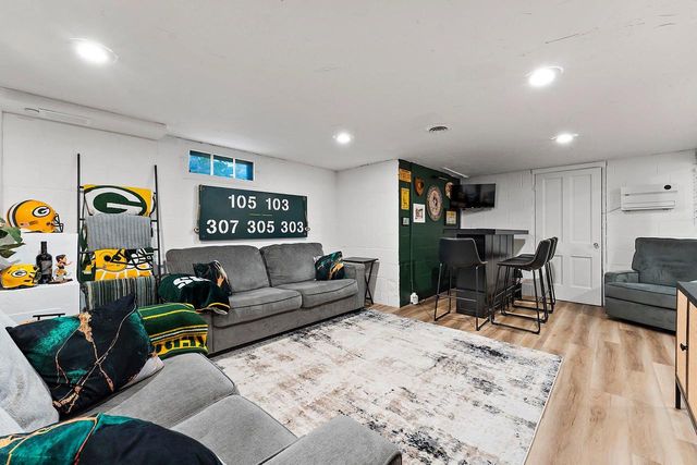 1391 9TH STREET, Green Bay, WI 54304