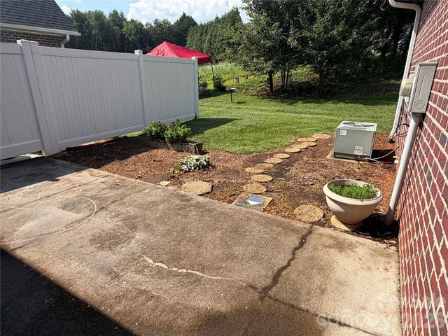 892 Trial Place, Newton, NC 28658