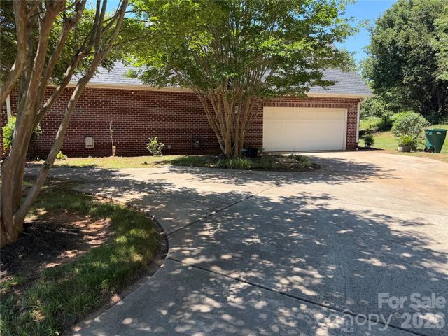 892 Trial Place, Newton, NC 28658