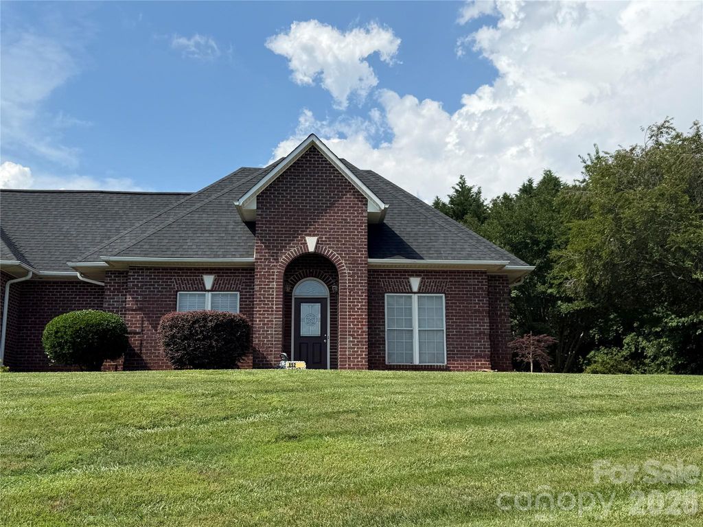 892 Trial Place, Newton, NC 28658