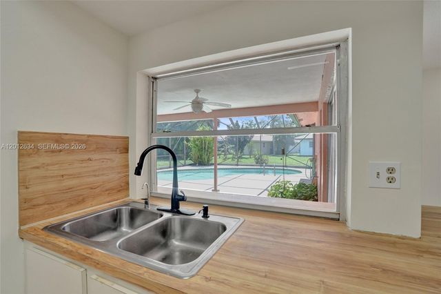 12212 NW 31st Dr, Coral Springs, FL 33065