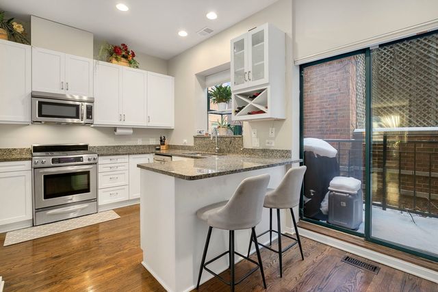 2501 N WAYNE Avenue 14, Chicago, IL 60614