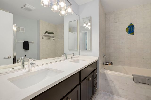 2501 N WAYNE Avenue 14, Chicago, IL 60614