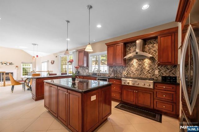 683 Victoria Avenue, Paramus, NJ 07652