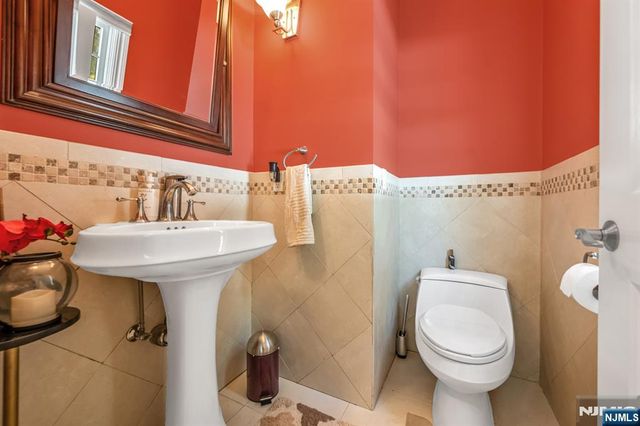 683 Victoria Avenue, Paramus, NJ 07652