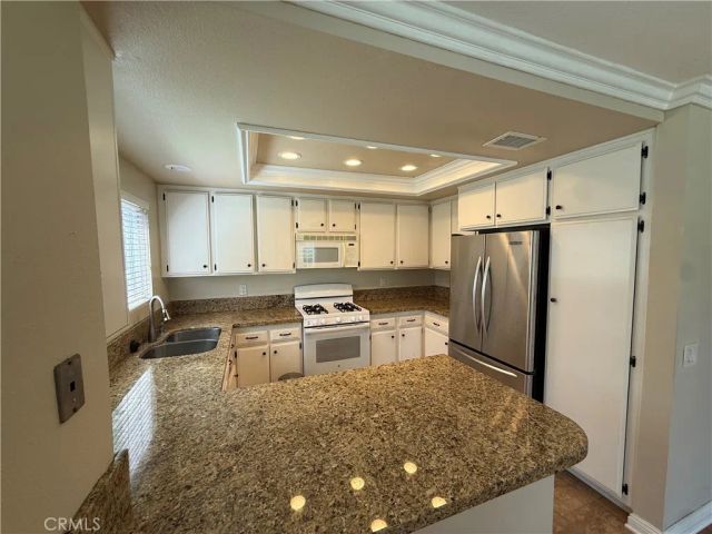 14 Woodleaf, Irvine, CA 92614