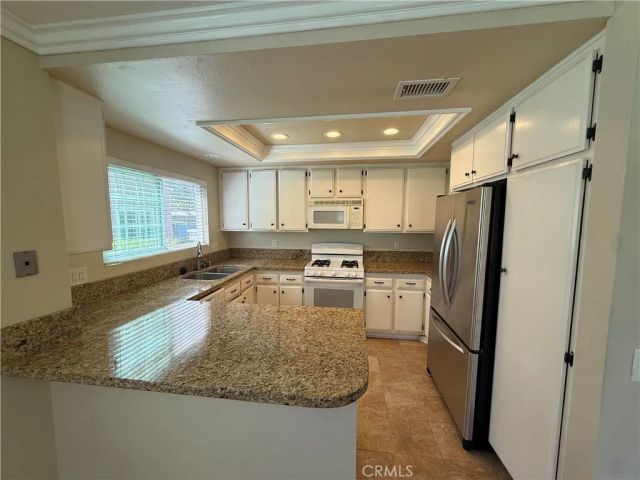 14 Woodleaf, Irvine, CA 92614