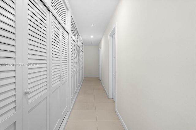 1525 Diplomat Pkwy, Hollywood, FL 33019