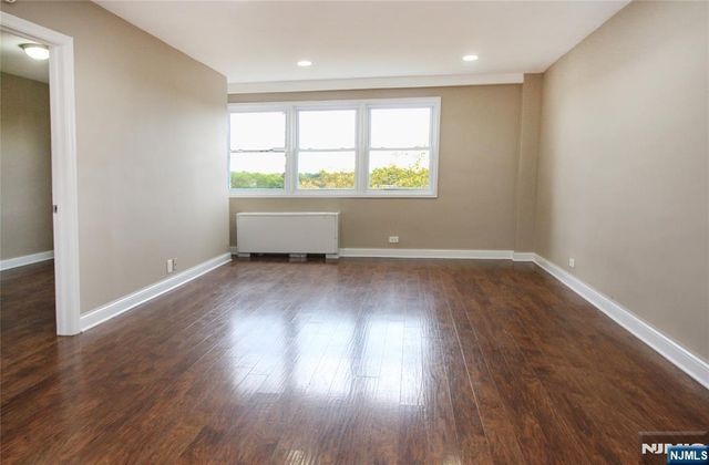 39 39th Street 503, Paterson, NJ 07514