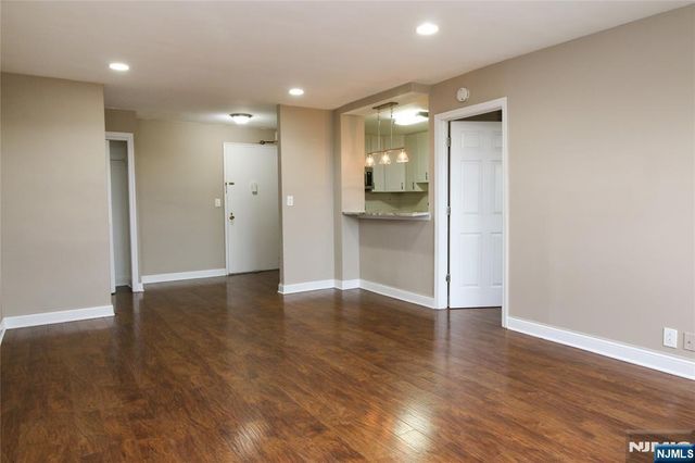 39 39th Street 503, Paterson, NJ 07514