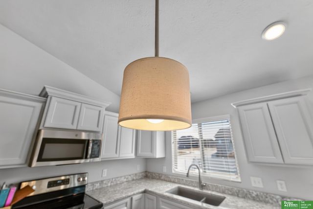 16601 Hanover Street, Bennington, NE 68007