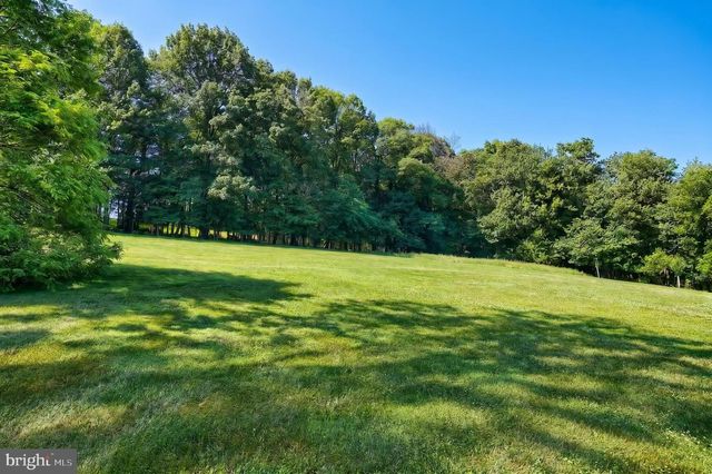 715 MEADOWVIEW DR, Red Lion, PA 17356