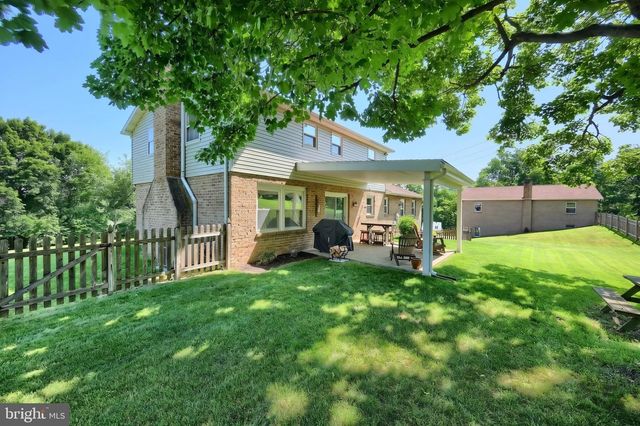715 MEADOWVIEW DR, Red Lion, PA 17356