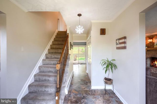 715 MEADOWVIEW DR, Red Lion, PA 17356