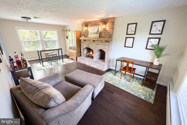 715 MEADOWVIEW DR, Red Lion, PA 17356
