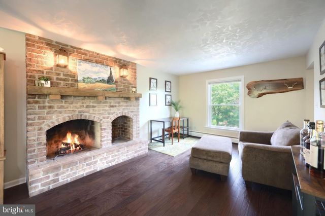 715 MEADOWVIEW DR, Red Lion, PA 17356