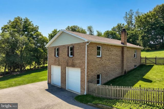 715 MEADOWVIEW DR, Red Lion, PA 17356
