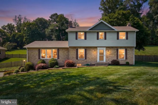 715 MEADOWVIEW DR, Red Lion, PA 17356