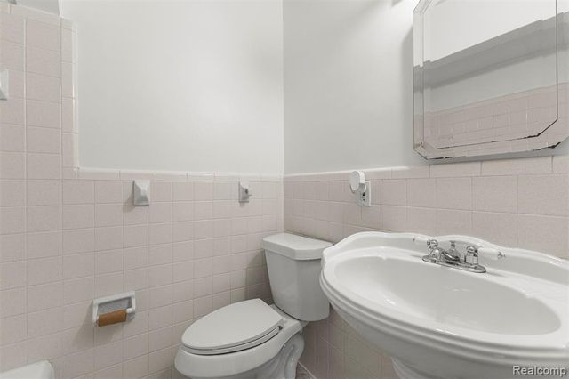 3360 Alice Street, Dearborn, MI 48124